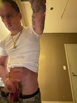 Snapshot of PeytonJohnn chatting on November 15, 2025, 8:07 am PeytonJohnn online show from November 15, 2025, 8:07 am