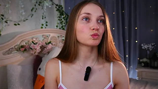 MonaEldon online show from March 30, 2026, 2:46 am