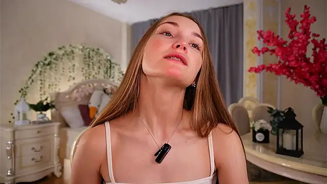 MonaEldon online show from October 10, 2025, 2:12 am