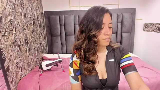 Snapshot of VioletaScott_ chatting on December 15, 2025, 2:01 pm VioletaScott online show from December 15, 2025, 2:01 pm