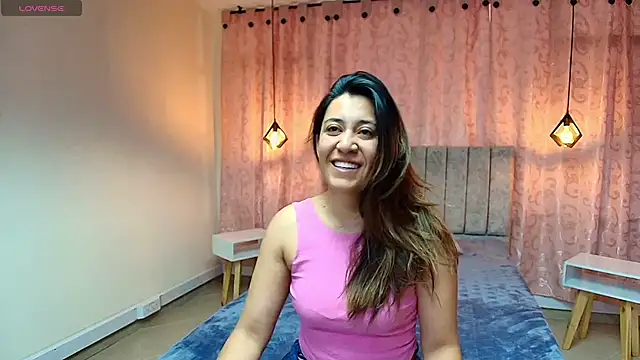 Snapshot of VioletaScott_ chatting on October 6, 2025, 1:12 pm VioletaScott online show from October 6, 2025, 1:12 pm