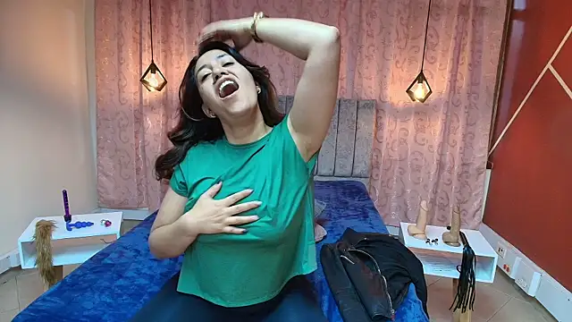 Snapshot of VioletaScott_ chatting on September 26, 2025, 2:57 pm VioletaScott online show from September 26, 2025, 2:57 pm