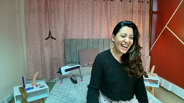 Snapshot of VioletaScott_ chatting on October 24, 2025, 2:27 pm VioletaScott online show from October 24, 2025, 2:27 pm