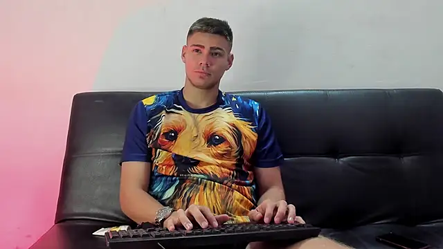 Snapshot of Brian_cx chatting on December 31, 2024, 6:24 pm Brian cx online show from December 31, 2024, 6:24 pm