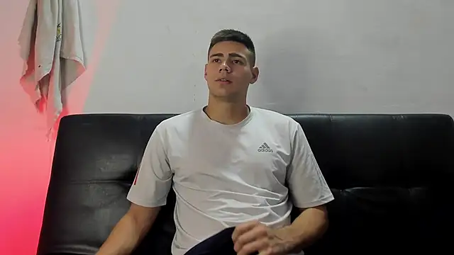 Snapshot of Brian_cx chatting on January 16, 2025, 8:57 pm Brian cx online show from January 16, 2025, 8:57 pm