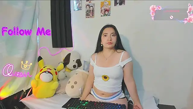 Snapshot of litle_mily_ chatting on June 7, 2026, 9:53 pm litle mily online show from June 7, 2026, 9:53 pm