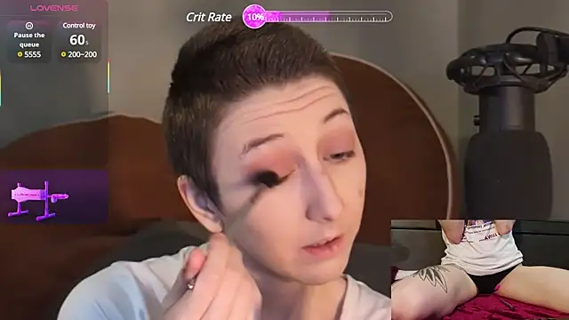 lovelylucyy online show from March 12, 2025, 2:52 am