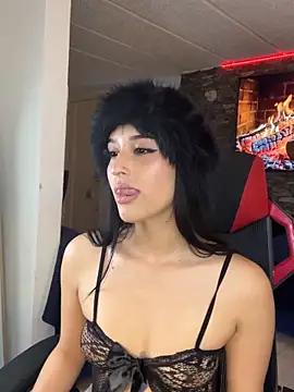 Charlotte greys online show from April 21, 2026, 8:26 pm