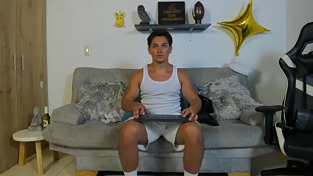 Snapshot of julian_wallace chatting on November 13, 2025, 5:17 pm julian wallace online show from November 13, 2025, 5:17 pm