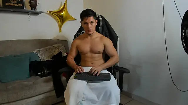 Snapshot of julian_wallace chatting on October 13, 2025, 7:15 pm julian wallace online show from October 13, 2025, 7:15 pm