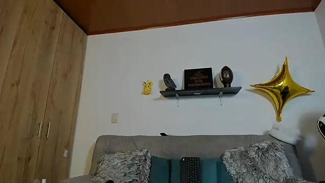 Snapshot of julian_wallace chatting on November 15, 2025, 7:07 pm julian wallace online show from November 15, 2025, 7:07 pm