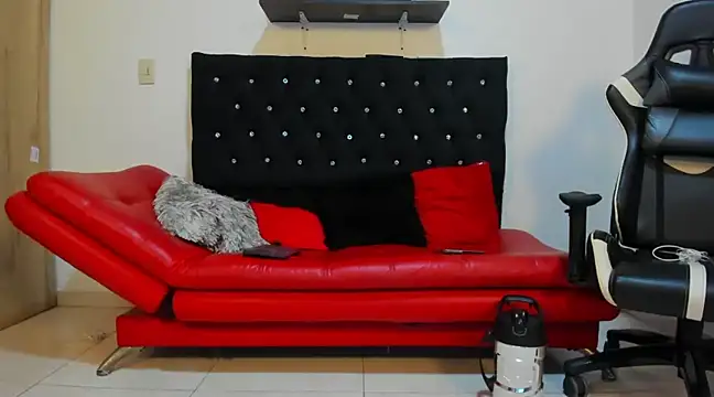 Snapshot of julian_wallace chatting on March 20, 2025, 1:24 am julian wallace online show from March 20, 2025, 1:24 am