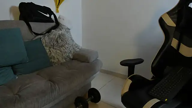 Snapshot of julian_wallace chatting on November 23, 2025, 3:05 am julian wallace online show from November 23, 2025, 3:05 am