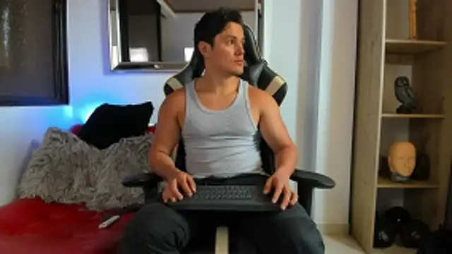 julian wallace online show from April 15, 2026, 6:34 pm