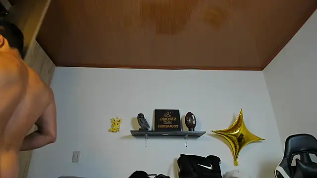 Snapshot of julian_wallace chatting on December 3, 2025, 4:17 pm julian wallace online show from December 3, 2025, 4:17 pm