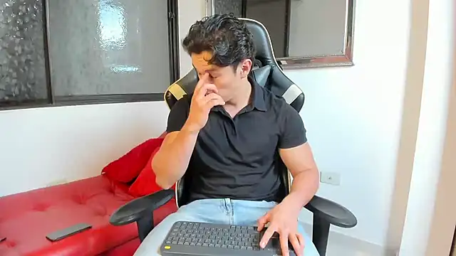 julian wallace online show from March 17, 2026, 1:14 pm