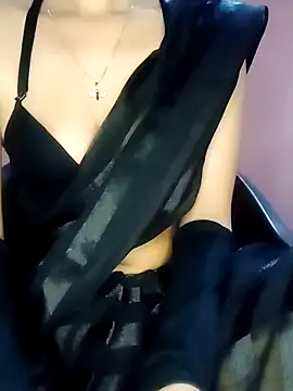 Snapshot of L_ucy1 chatting on February 15, 2025, 11:36 pm L ucy1 online show from February 15, 2025, 11:36 pm