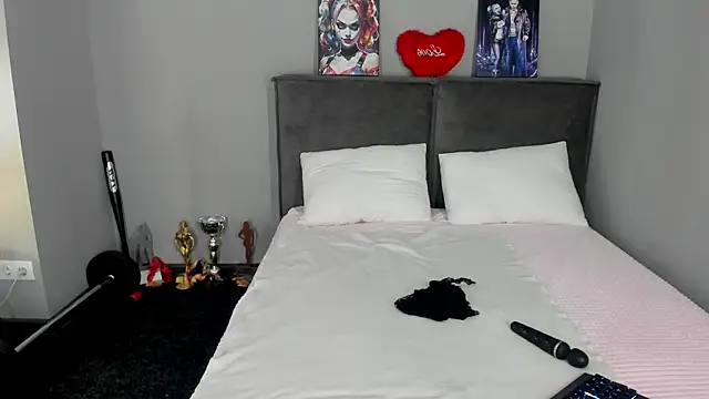 MuscleXXXBarbie online show from April 8, 2026, 9:00 am