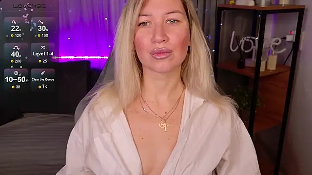 MilaBott online show from November 11, 2025, 8:14 pm