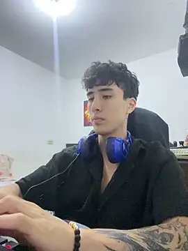 gojo satoru 18 online show from February 4, 2026, 10:16 pm