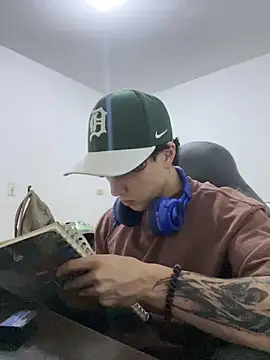 Snapshot of gojo_satoru_18 chatting on May 19, 2026, 9:44 pm gojo satoru 18 online show from May 19, 2026, 9:44 pm