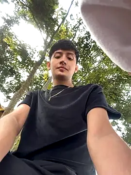 Snapshot of HotStar_yes chatting on November 3, 2025, 3:04 pm HotStar yes online show from November 3, 2025, 3:04 pm