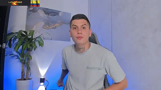 Yeiko Romero  online show from December 20, 2025, 10:45 pm