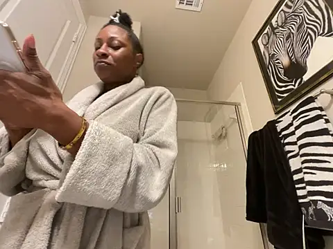 Snapshot of wynterheat chatting on November 9, 2025, 1:48 pm wynterheat online show from November 9, 2025, 1:48 pm