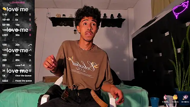 Snapshot of RyanRizzo chatting on March 21, 2025, 5:21 am RyanRizzo online show from March 21, 2025, 5:21 am