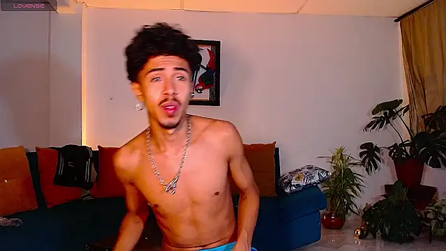 Snapshot of RyanRizzo chatting on January 17, 2025, 6:15 am RyanRizzo online show from January 17, 2025, 6:15 am