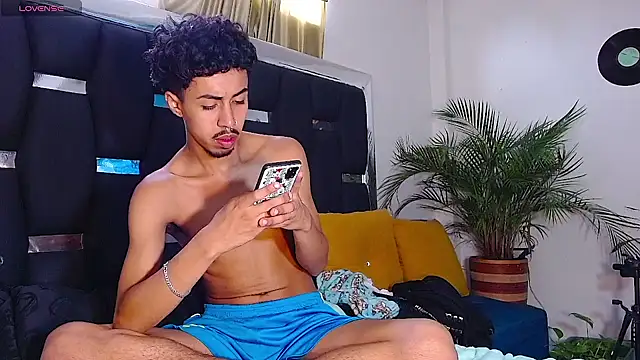 Snapshot of RyanRizzo chatting on January 25, 2025, 7:07 pm RyanRizzo online show from January 25, 2025, 7:07 pm