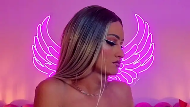 Snapshot of _scarletmoore chatting on September 26, 2025, 9:38 am scarletmoore online show from September 26, 2025, 9:38 am