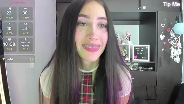 Emilytafur online show from October 7, 2025, 6:20 pm