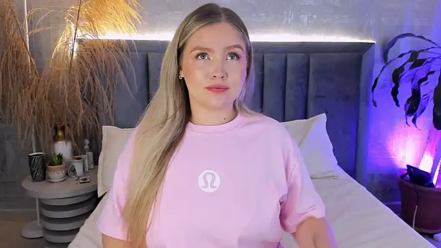 Snapshot of GaiaBaker chatting on February 15, 2026, 11:42 am GaiaBaker online show from February 15, 2026, 11:42 am