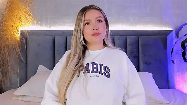 Snapshot of GaiaBaker chatting on February 5, 2026, 2:13 pm GaiaBaker online show from February 5, 2026, 2:13 pm