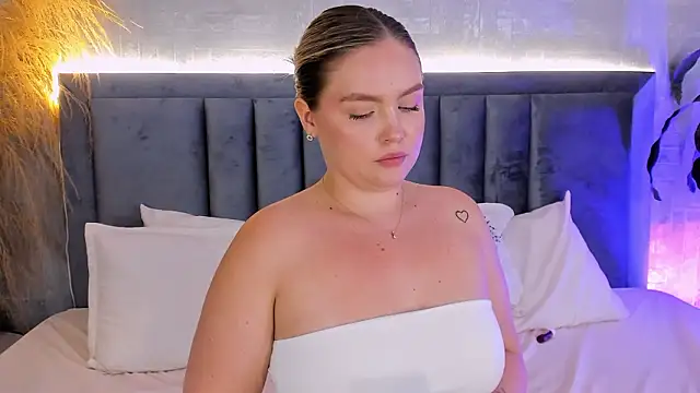 Snapshot of GaiaBaker chatting on January 31, 2026, 7:12 pm GaiaBaker online show from January 31, 2026, 7:12 pm