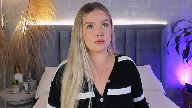 Snapshot of GaiaBaker chatting on February 14, 2026, 1:33 pm GaiaBaker online show from February 14, 2026, 1:33 pm