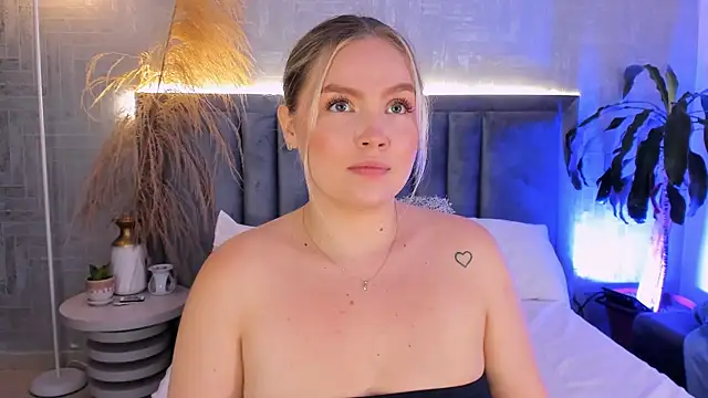 Snapshot of GaiaBaker chatting on January 7, 2026, 3:28 pm GaiaBaker online show from January 7, 2026, 3:28 pm