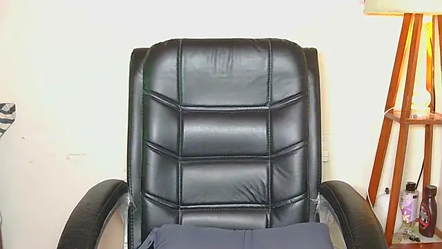 Snapshot of Kriti_02 chatting on September 21, 2025, 9:58 am Kriti 02 online show from September 21, 2025, 9:58 am