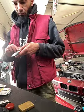 donnuozfutura online show from February 13, 2025, 11:17 am