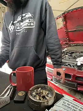 donnuozfutura online show from February 25, 2025, 9:09 am