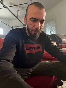 donnuozfutura online show from January 10, 2025, 9:02 am