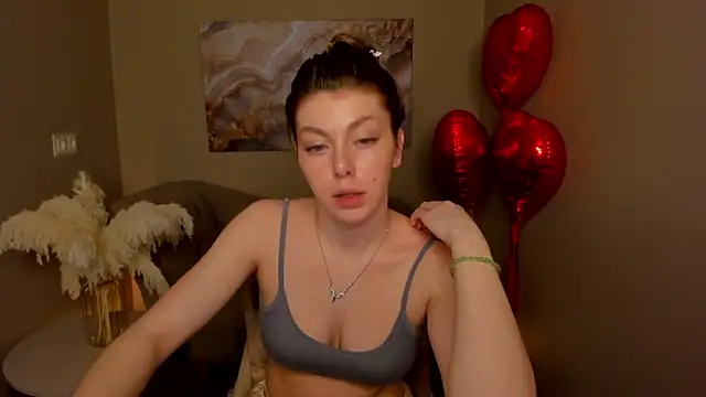 MollyMeltorr online show from February 7, 2026, 11:40 am