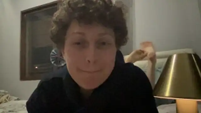 Belindafly online show from April 17, 2026, 8:33 pm