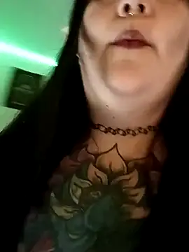 l1la Rav3n online show from April 15, 2026, 2:28 am