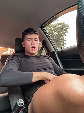 Logan smith1 online show from April 15, 2026, 7:58 pm