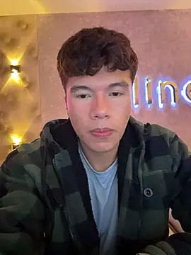 Logan smith1 online show from February 4, 2026, 7:14 am