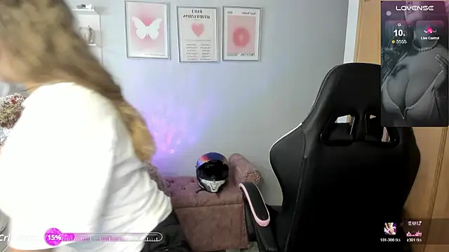 Melannyy  online show from March 27, 2026, 12:30 am