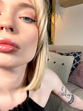 Snapshot of dollfromvenus chatting on September 22, 2025, 6:36 pm dollfromvenus online show from September 22, 2025, 6:36 pm