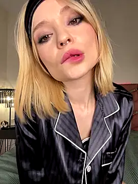 Snapshot of dollfromvenus chatting on September 26, 2025, 6:37 pm dollfromvenus online show from September 26, 2025, 6:37 pm